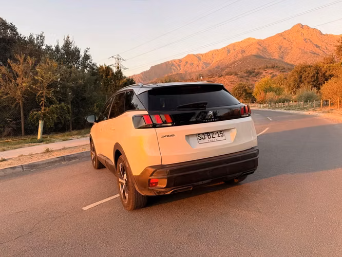 PEUGEOT 3008 ALLURE BLUEHDI 