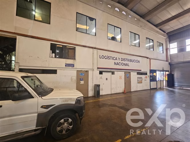 Bodega con oficinas en arriendo en Santiago - 900 m2 estac - Imagen 3