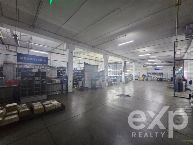 Conjunto de Oficinas con Bodega en arriendo en Santiago