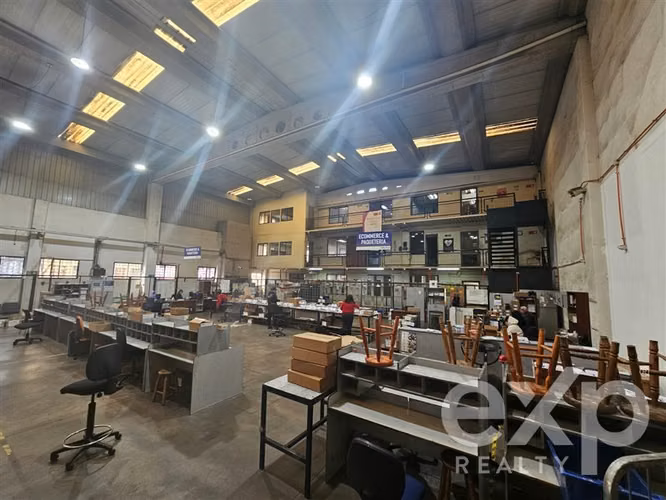 Conjunto de Oficinas con Bodega en arriendo en Santiago