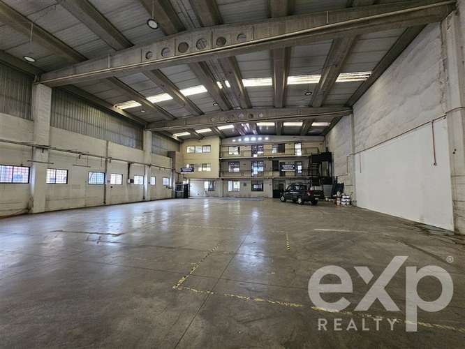Conjunto de Oficinas con Bodega en arriendo en Santiago