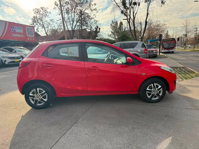 MAZDA 2 SPORT 1.5 MEC SOLO 100.000 KM VER EN LAS CONDES 2015