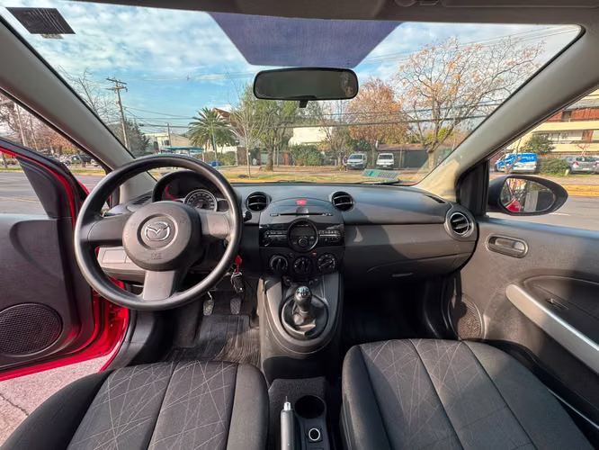 MAZDA 2 SPORT 1.5 MEC SOLO 100.000 KM VER EN LAS CONDES 2015