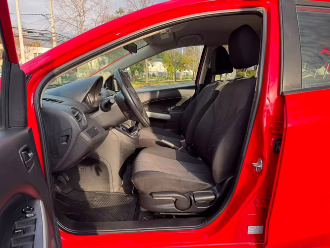 MAZDA 2 SPORT 1.5 MEC SOLO 100.000 KM VER EN LAS CONDES 2015