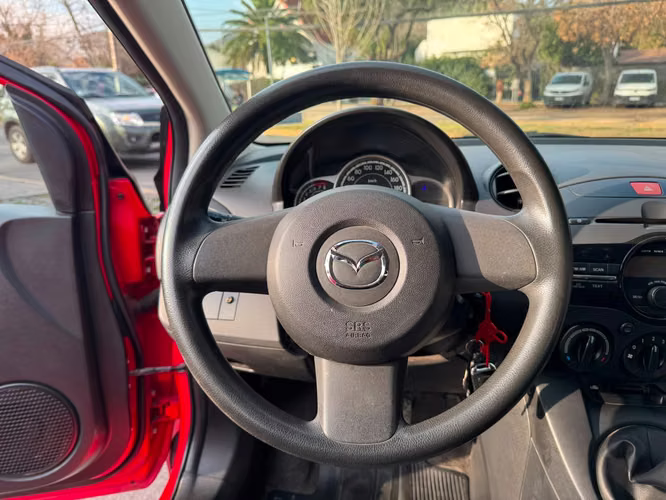 MAZDA 2 SPORT 1.5 MEC SOLO 100.000 KM VER EN LAS CONDES 2015