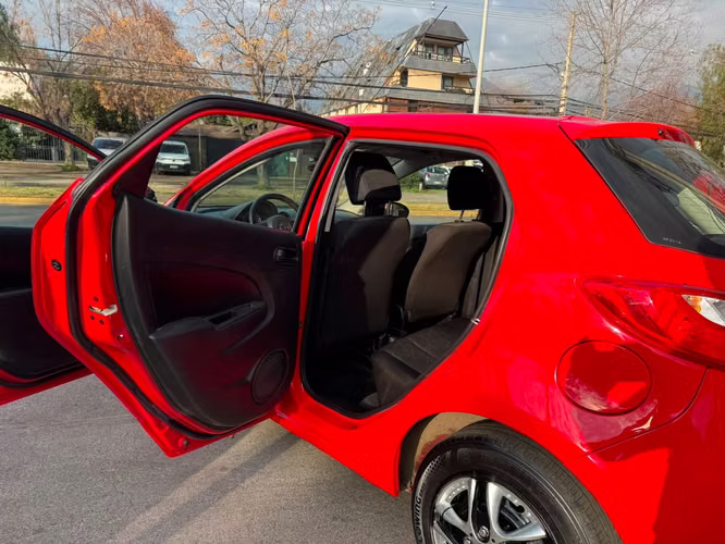 MAZDA 2 SPORT 1.5 MEC SOLO 100.000 KM VER EN LAS CONDES 2015