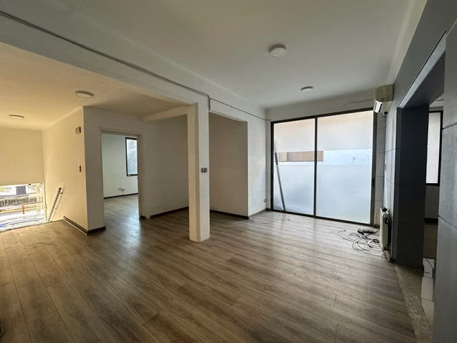 6P,4B,4EST - OFICINA - 180M2 -  METRO INES DE SUARES