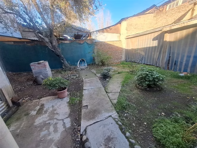 Casa en venta de 4 dorm. en Santiago
