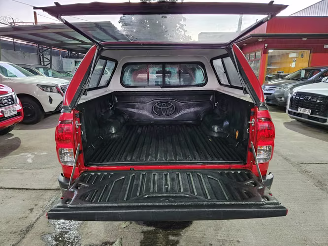 TOYOTA HILUX 4X4 FULL EQUIPO, RECIBO VEHICULOS - Imagen 13