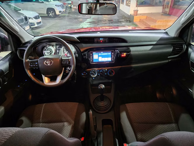 TOYOTA HILUX 4X4 FULL EQUIPO, RECIBO VEHICULOS - Imagen 14