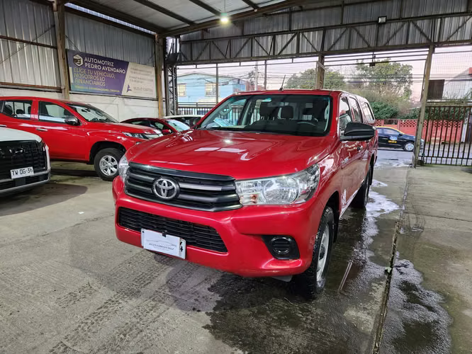 TOYOTA HILUX 4X4 FULL EQUIPO, RECIBO VEHICULOS - Imagen 2