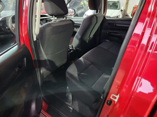 TOYOTA HILUX 4X4 FULL EQUIPO, RECIBO VEHICULOS - Imagen 17