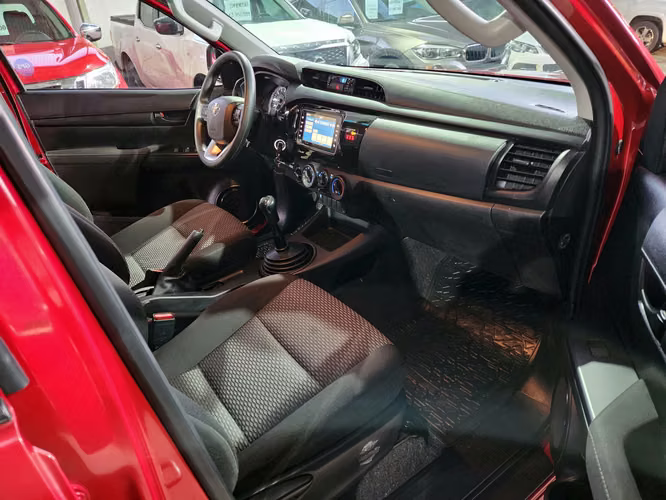 TOYOTA HILUX 4X4 FULL EQUIPO, RECIBO VEHICULOS - Imagen 16