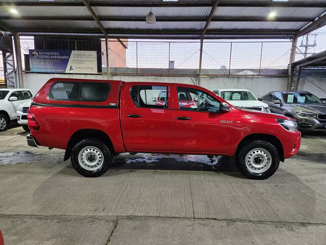 TOYOTA HILUX 4X4 FULL EQUIPO, RECIBO VEHICULOS - Imagen 7
