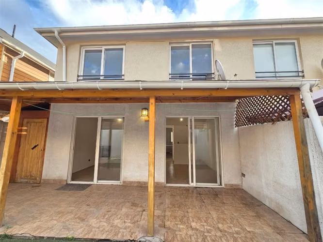 Casa en arriendo de 3 dorm. en Puente Alto