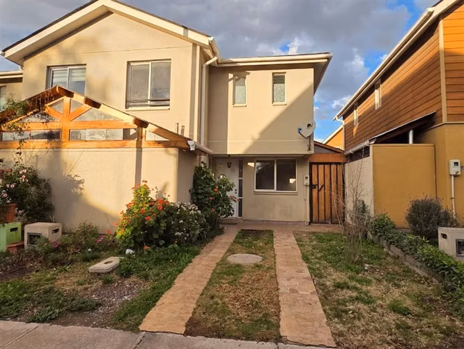 Casa en arriendo de 3 dorm. en Puente Alto