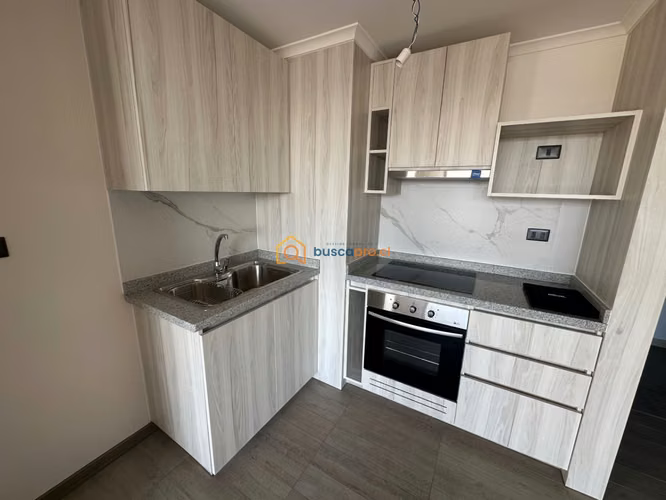 Departamento en arriendo c/ estacionamiento en Centro de Concepción