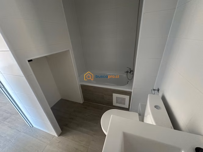 Departamento en arriendo c/ estacionamiento en Centro de Concepción