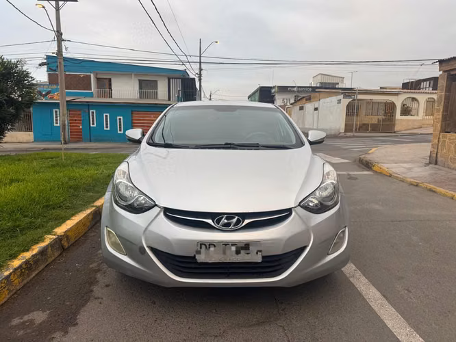 HYUNDAI ELANTRA 1.6 AÑO 2012
