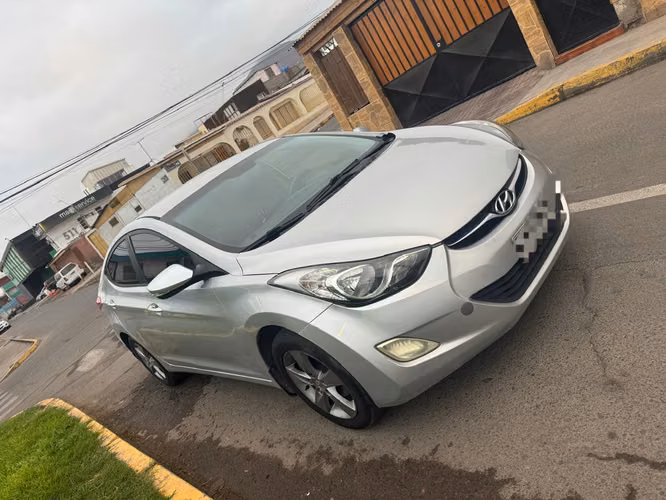 HYUNDAI ELANTRA 1.6 AÑO 2012