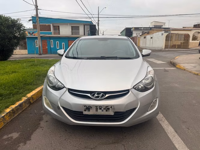 HYUNDAI ELANTRA 1.6 AÑO 2012