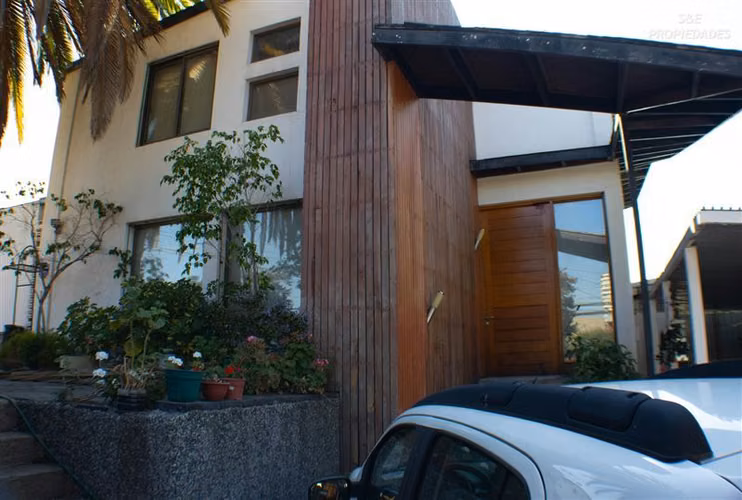 Casa en venta de 5 dorm. en Vitacura
