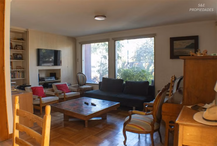 Casa en venta de 5 dorm. en Vitacura