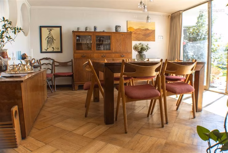 Casa en venta de 5 dorm. en Vitacura