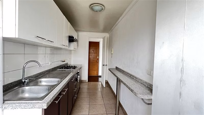 Arriendo 4 Dormitorios. 2 B. Metro Mirador. Mall Cenco