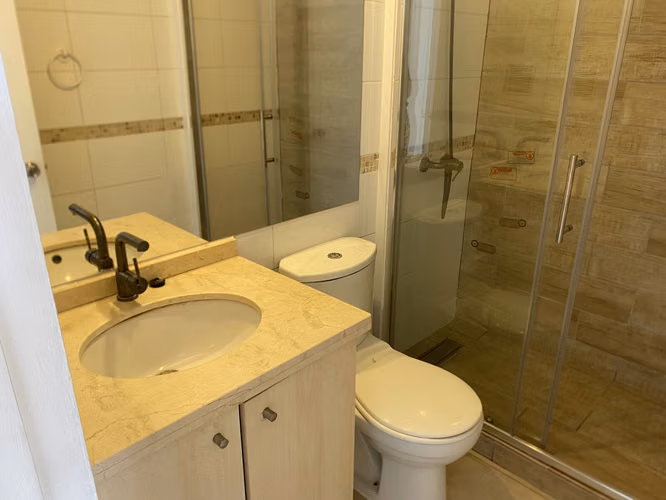 ARRIENDA DEPARTAMENTO 2 DORM, 2 BAÑOS, 2 CUADRAS METRO EN SAN MIGUEL