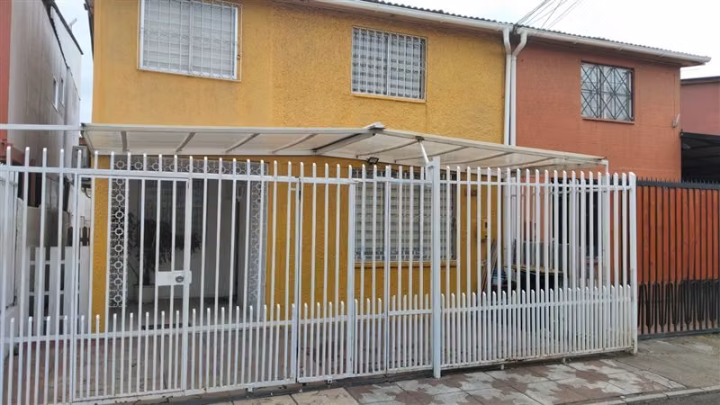 Casa de 4 dormitorios regularizada en Puente Alto