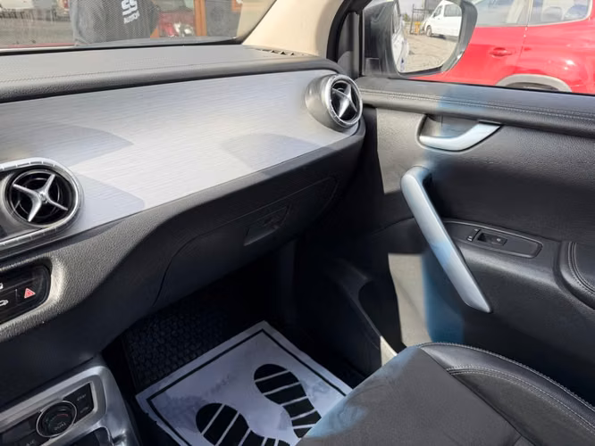 MERCEDES-BENZ X250 DIESEL 2.3 4X4 AT 2019
