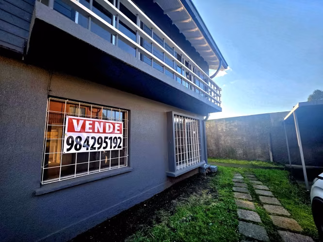 Vendo casa cercana a Plaza España