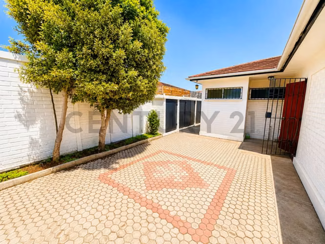 Se vende amplia casa Areyuna en La Serena