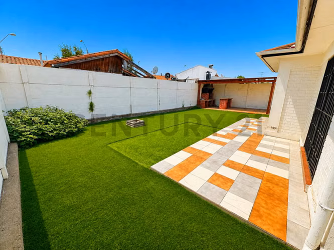 Se vende amplia casa Areyuna en La Serena