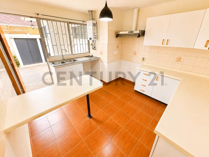Se vende amplia casa Areyuna en La Serena