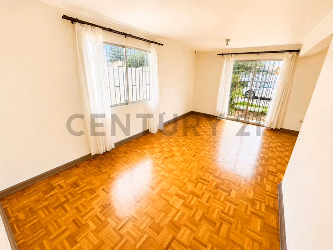 Se vende amplia casa Areyuna en La Serena