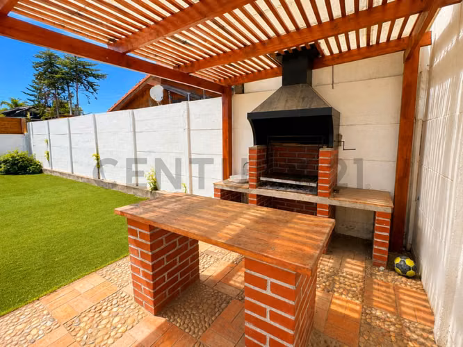 Se vende amplia casa Areyuna en La Serena