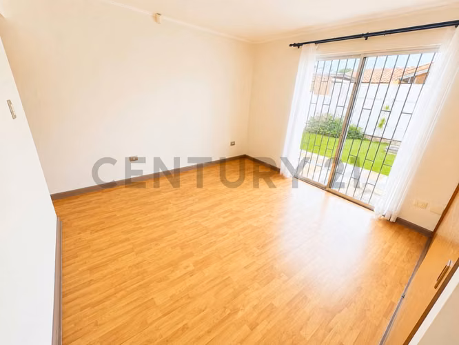 Se vende amplia casa Areyuna en La Serena