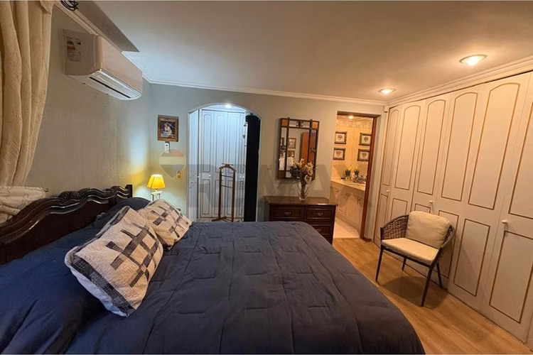Casa familiar en exclusivo sector peñalolén