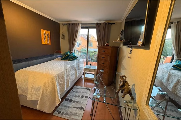 Casa familiar en exclusivo sector peñalolén