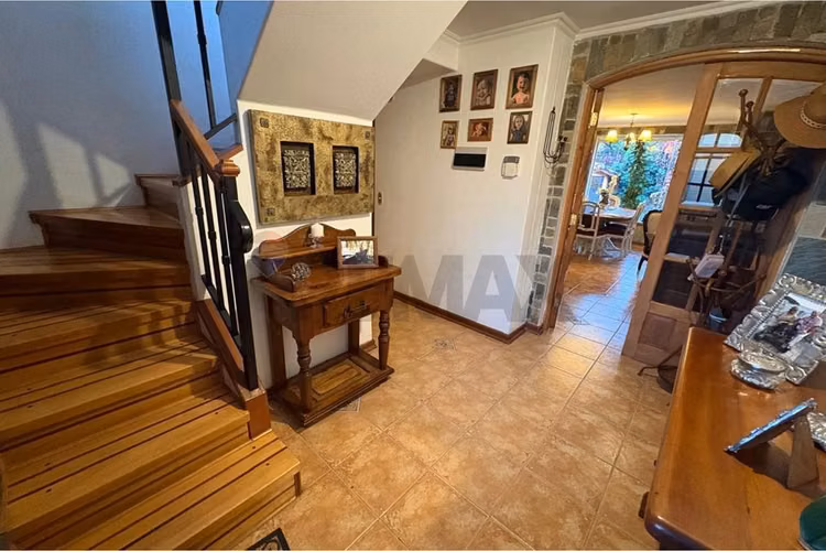 Casa familiar en exclusivo sector peñalolén