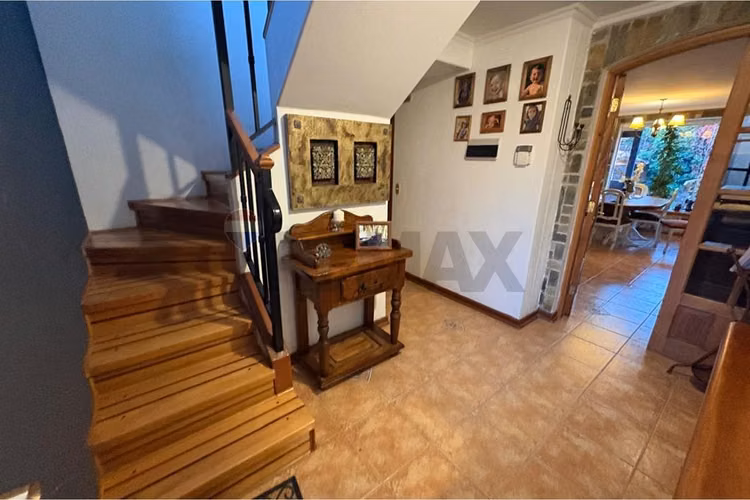 Casa familiar en exclusivo sector peñalolén