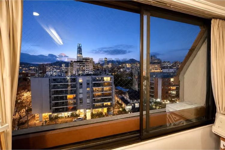 Penthouse exclusivo con acceso directo.