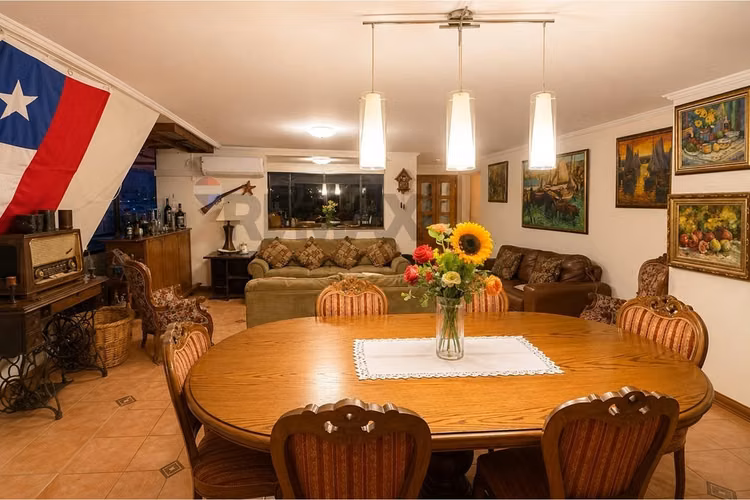 Penthouse exclusivo con acceso directo.