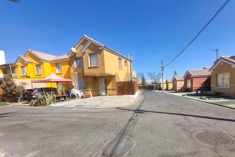 Casa arriendo condominio sector norte
