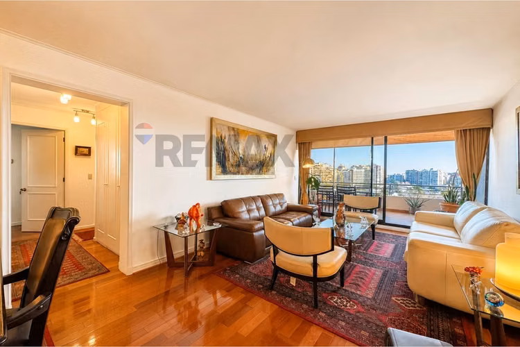 Último piso remodelado con gran terraza