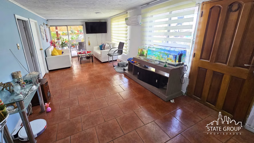 VENTA CASA EN PASAJE 4 DORMITORIOS 2 BAÑOS 252 M2  RENCA