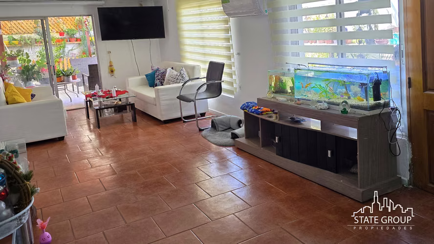 VENTA CASA EN PASAJE 4 DORMITORIOS 2 BAÑOS 252 M2  RENCA