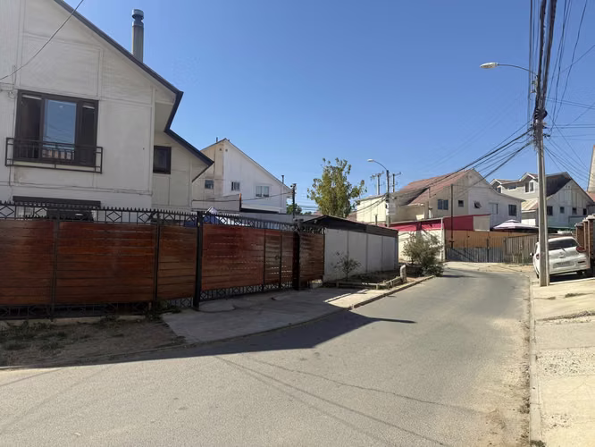 VENDO CASA 3D 2B MODERNA Y ACOGEDORA BUEN BARRIO